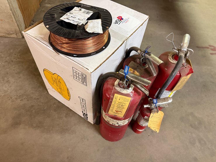 lot-w/-(1)-500-ft.-spool-of-cu-bare-8-sol-sd-500s-copper-wire,-(1)-pcc301-environmental-drip-pot,-(4)-fire-extinguishers-image-1
