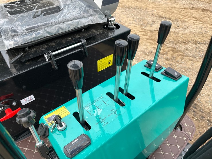 #5524-•-2026-cfg-kt13r-mini-excavator-image-10