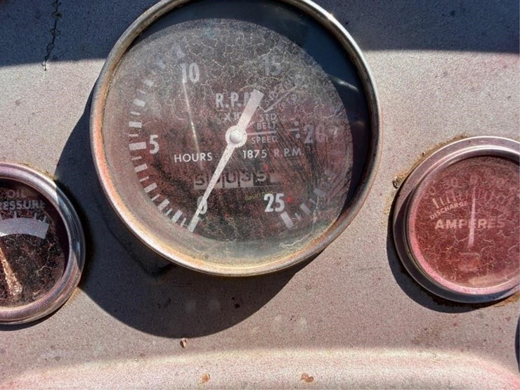 massey-ferguson-165-image-11