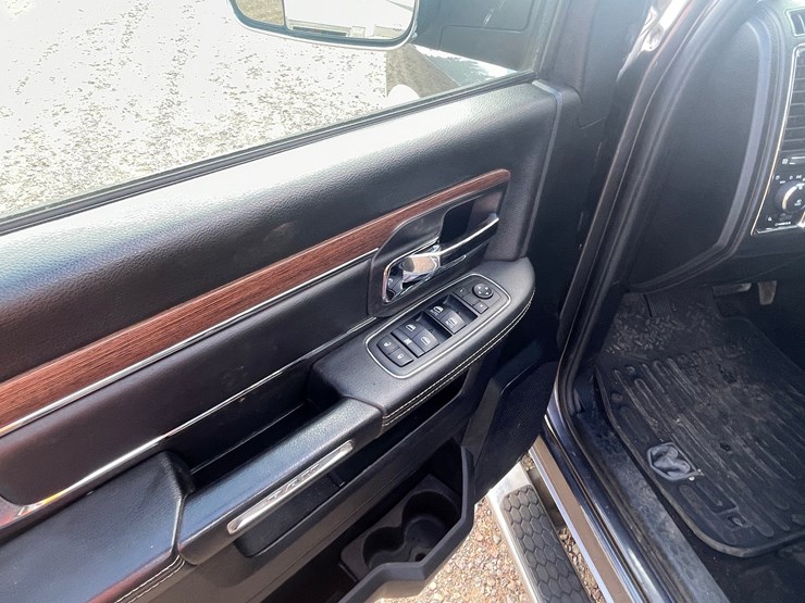 2014-dodge-ram-1500-image-25