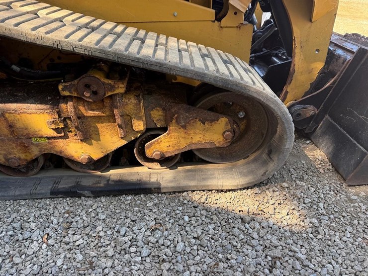 2023-caterpillar-259d3-image-14