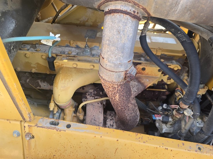2002-caterpillar-d6m-lgp-image-47