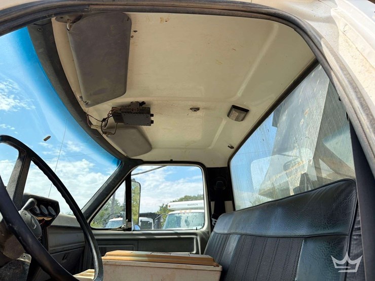 1997-ford-f800-image-28