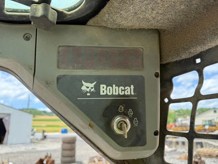 2005-bobcat-s250-image-21