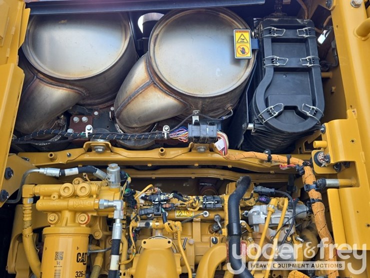 2015-caterpillar-140m3-awd-image-45