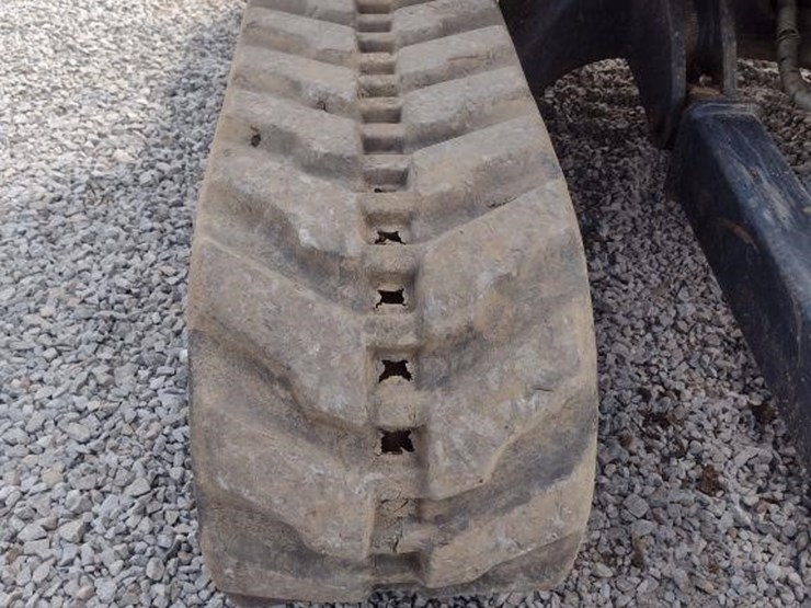 2021-deere-35g-image-30