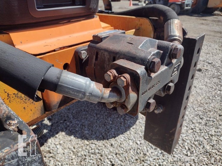 new-holland-ts115a-image-28