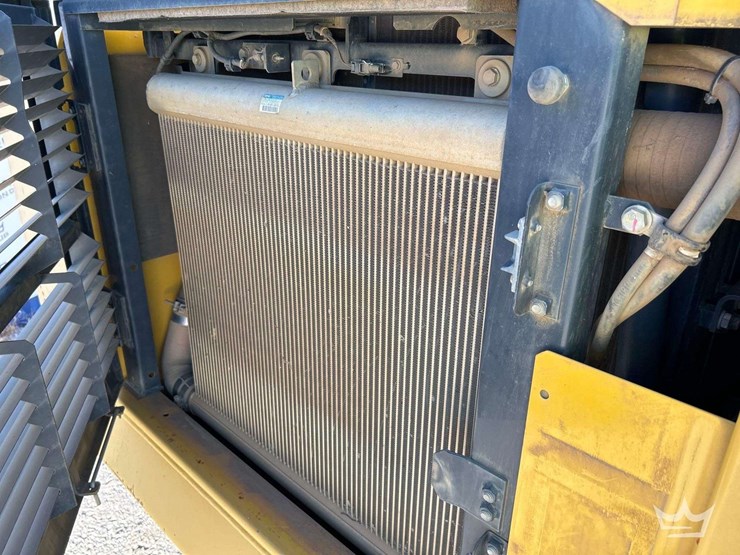 2017-komatsu-pc490lc-11-hydraulic-excavator-image-12