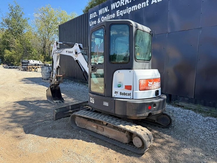 2010-bobcat-e35-image-2