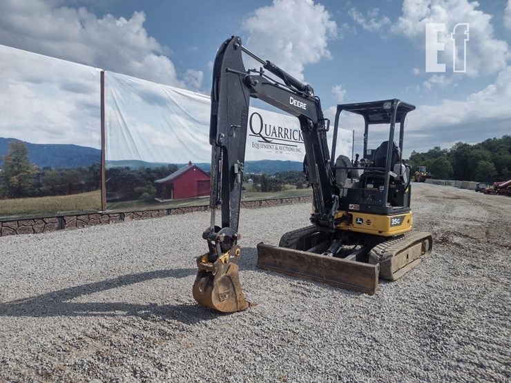 2021-deere-35g-image-38