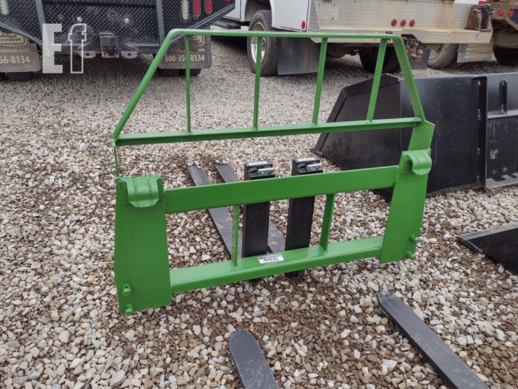 kivel-pallet-fork-attachment-for-john-deere-image-1