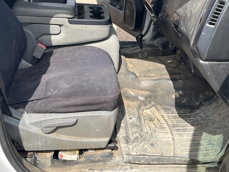 2019-chevrolet-2500-image-43