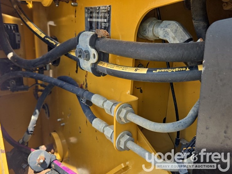 2023-caterpillar-259d3-image-27