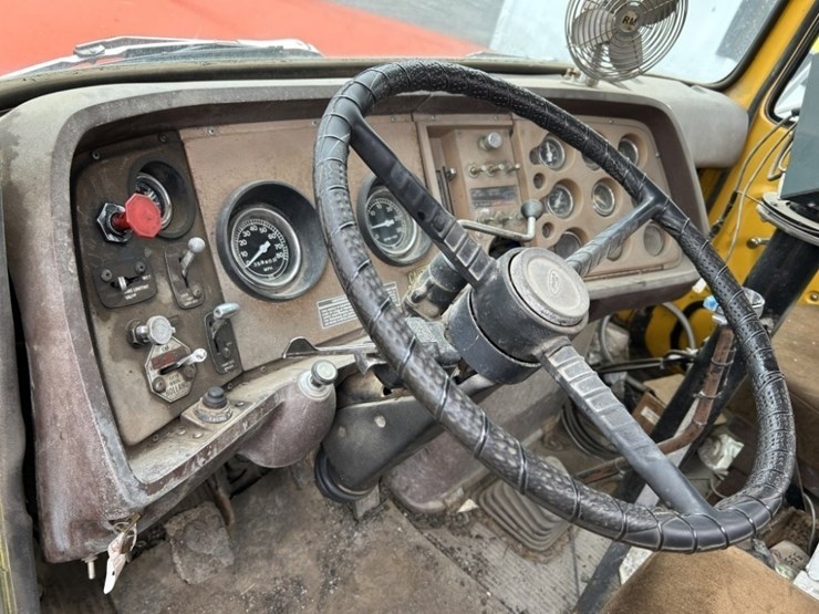 ford-l9000-image-19