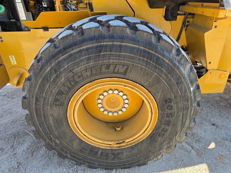 2016-caterpillar-930m-image-45