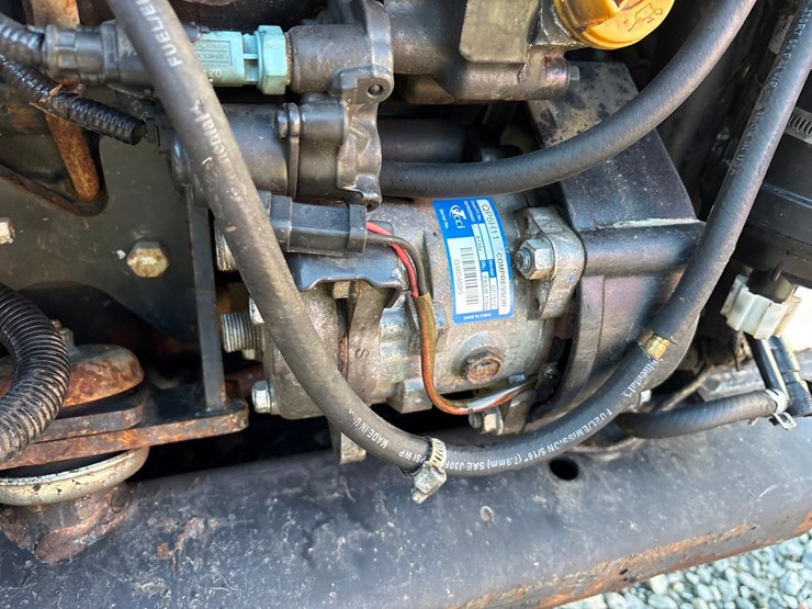 2019-bobcat-t595-image-42