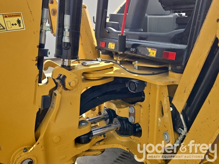 2019-caterpillar-420f2-image-35