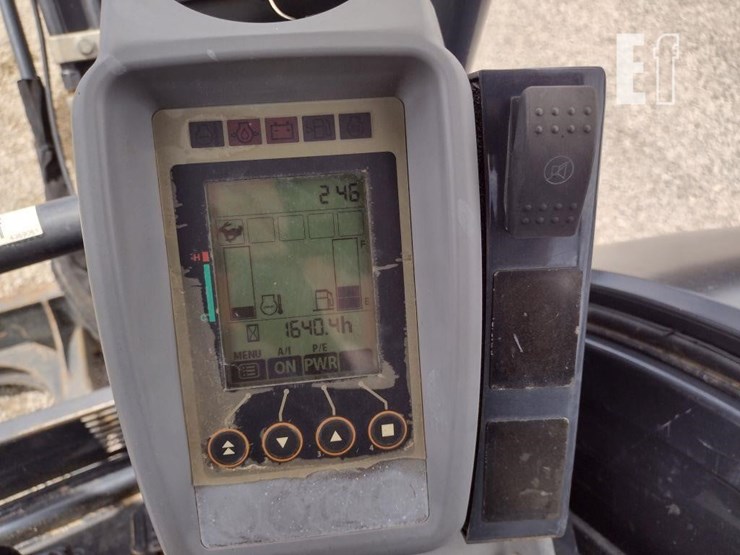 2021-deere-35g-image-7