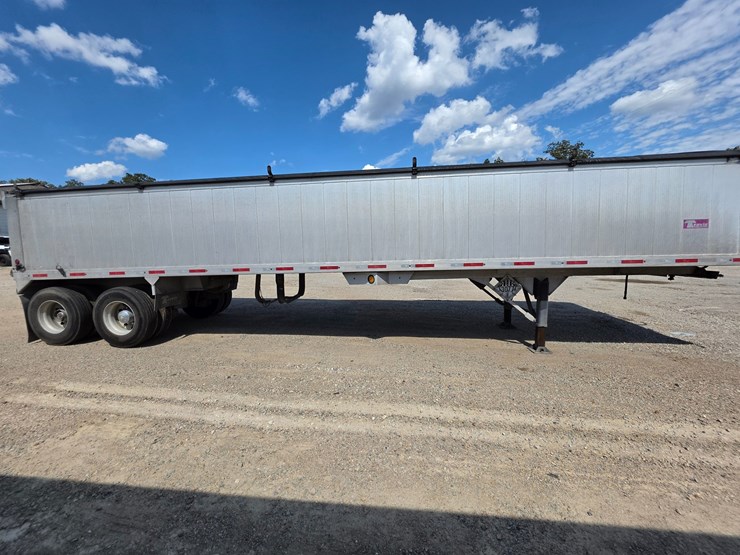 2020-travis-t102-image-3