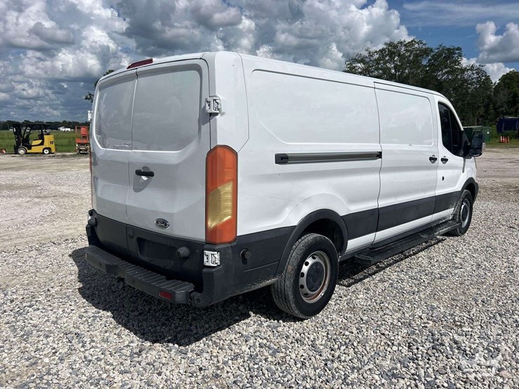 2017-ford-transit-image-3