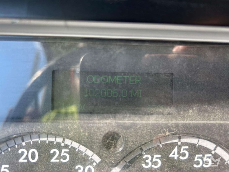 2019-freightliner-m2-106-image-6