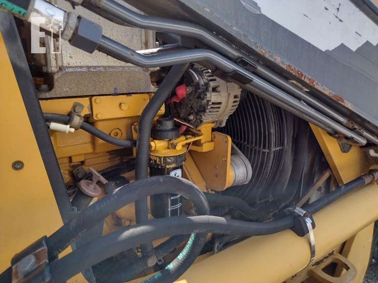 2010-deere-310sj-image-52
