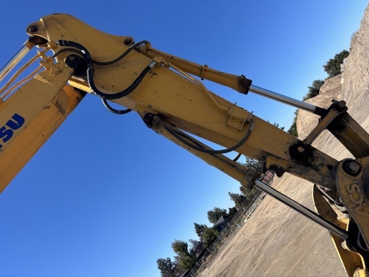 komatsu-pc228us-lc-3e0-image-23