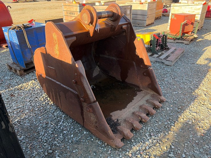 #6726-•-approx.-46"-excavator-bucket-image-4