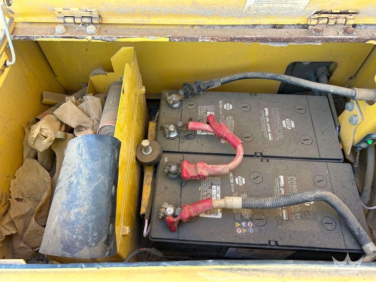 2017-komatsu-pc490lc-11-hydraulic-excavator-image-8