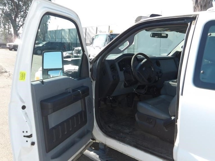 2011-ford-f250-image-16