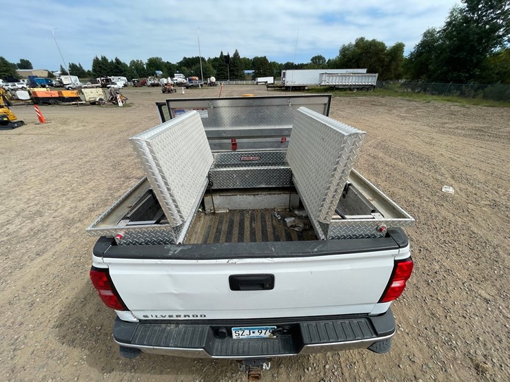2019-chevrolet-2500-image-32