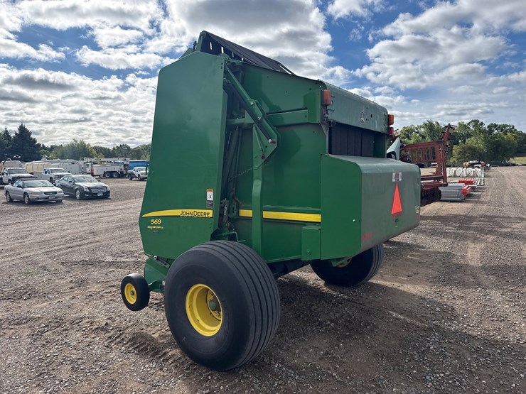 john-deere-569-image-2