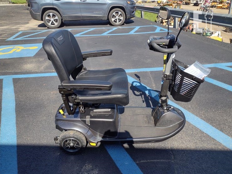 21-pride-mobility-scooter^book^-image-3