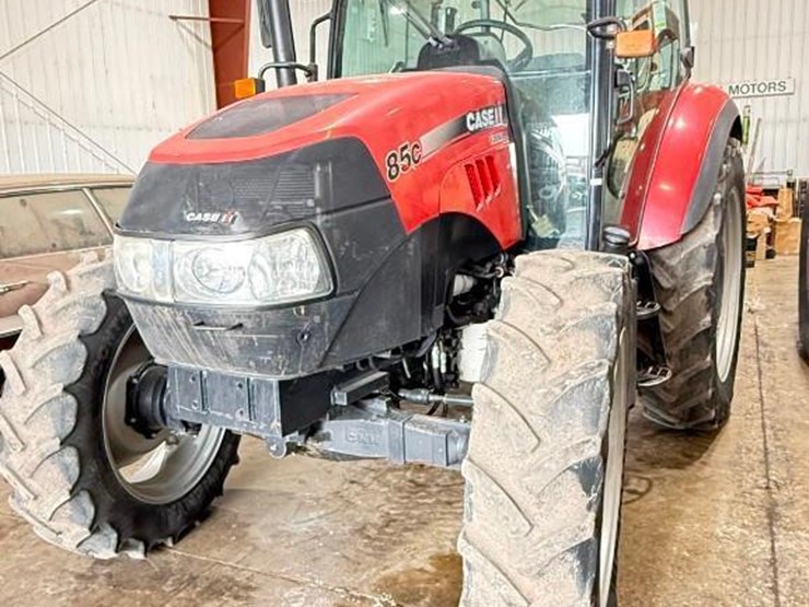 2014-case-ih-farmall-85c-image-1
