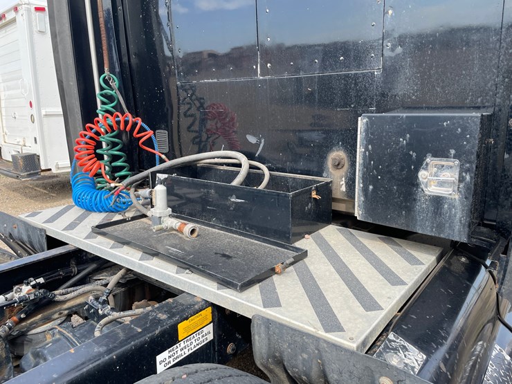 1999-kenworth-t2000-image-15