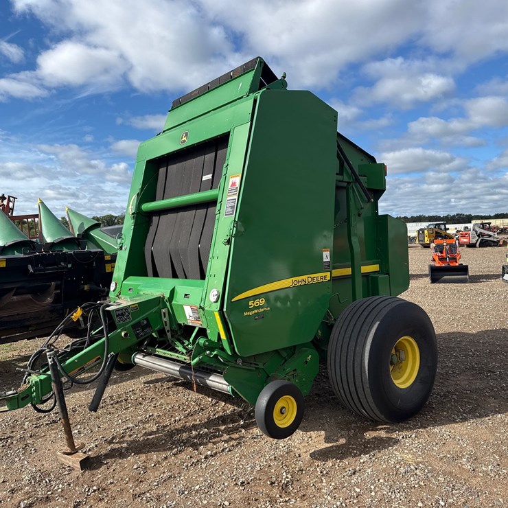 JOHN DEERE 569