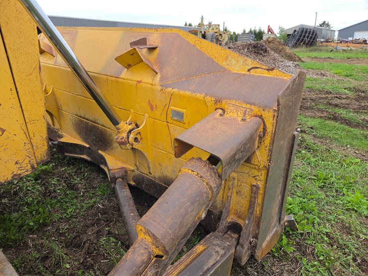 2006-komatsu-d65ex-image-12