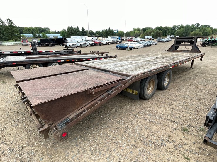 #1349-•-2014-pj-gooseneck-trailer-(has-mn-title)-image-16