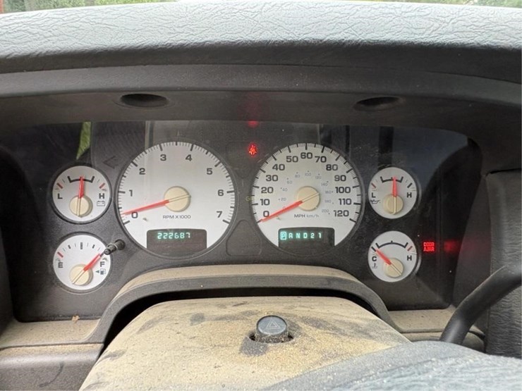 2003-dodge-ram-1500-image-12