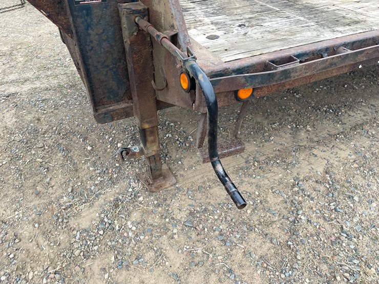 #1349-•-2014-pj-gooseneck-trailer-(has-mn-title)-image-3