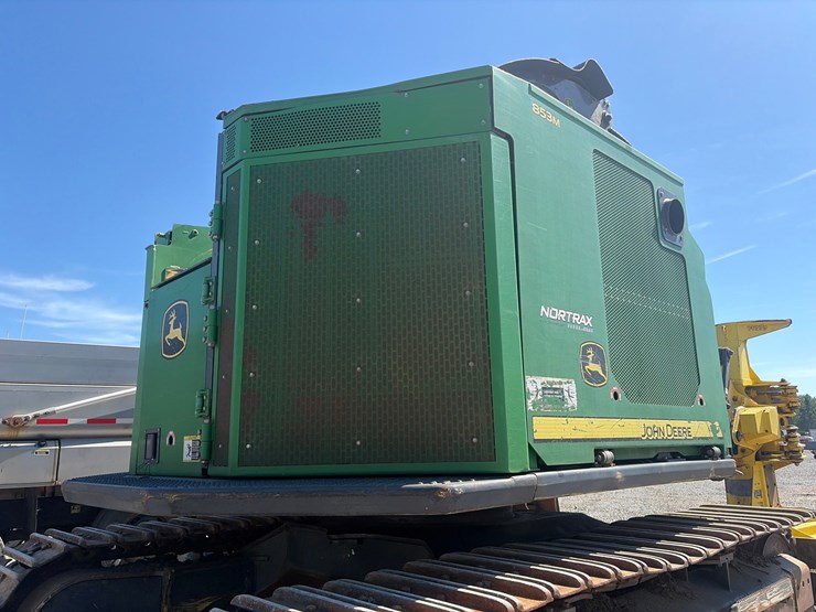 2015-deere-853m-image-25