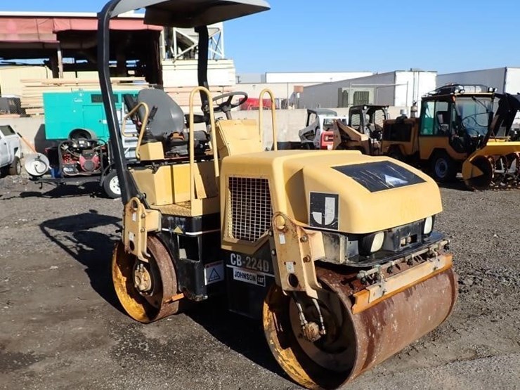2002-caterpillar-cb-224d-image-2