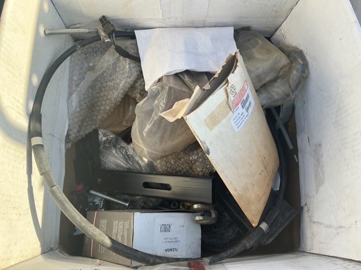 box-of-asst-automotive-parts-image-3