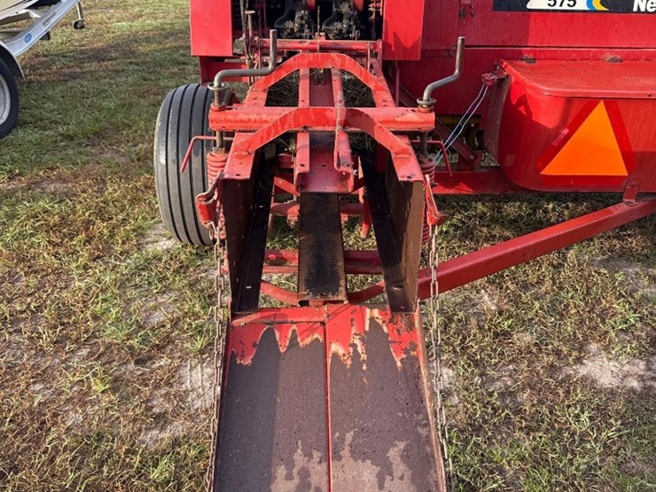 new-holland-575-image-6