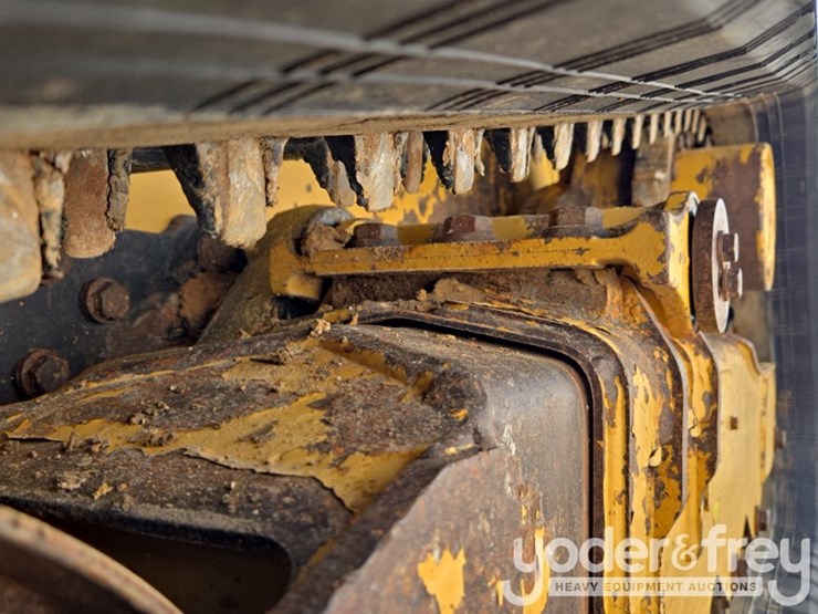 2023-caterpillar-259d3-image-10
