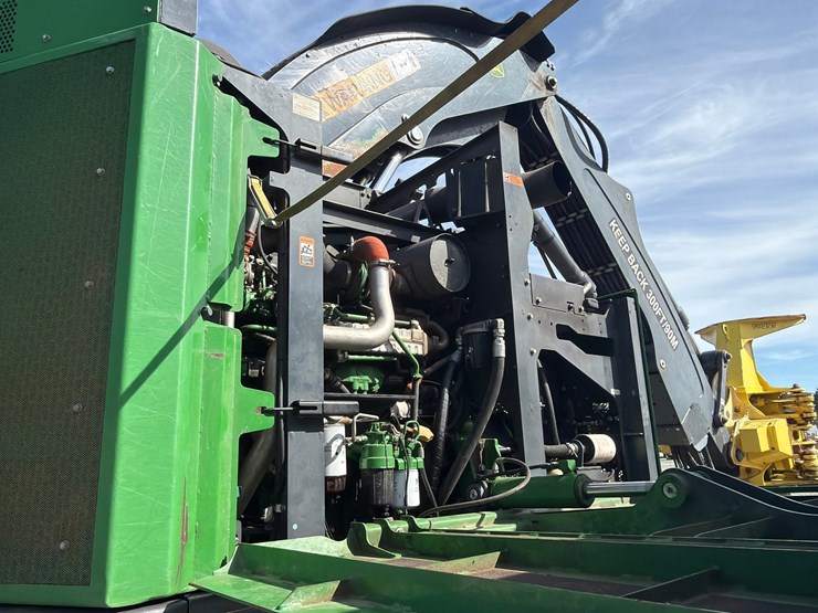 2015-deere-853m-image-32