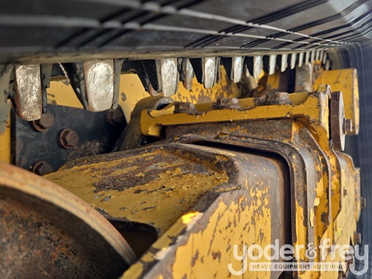 2023-caterpillar-259d3-image-10