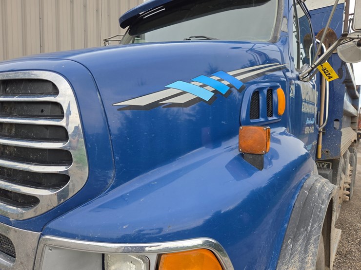 #3224-•-2006-sterling-st-9500-quad-axle-dump-truck-image-11