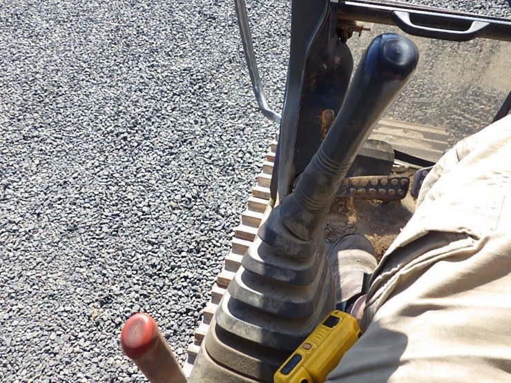 deere-330c-lc-image-43