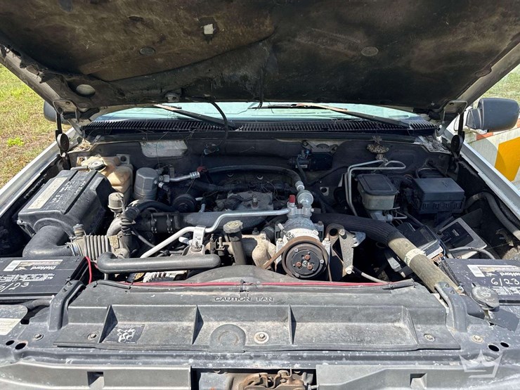 2000-chevrolet-3500-image-7